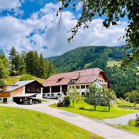 Heubett In Bauernscheune - Schlafen Im Bergheu